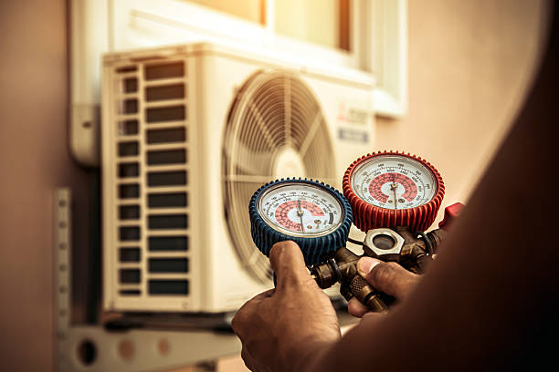 Professional Hvac technician working in Pearson, GA